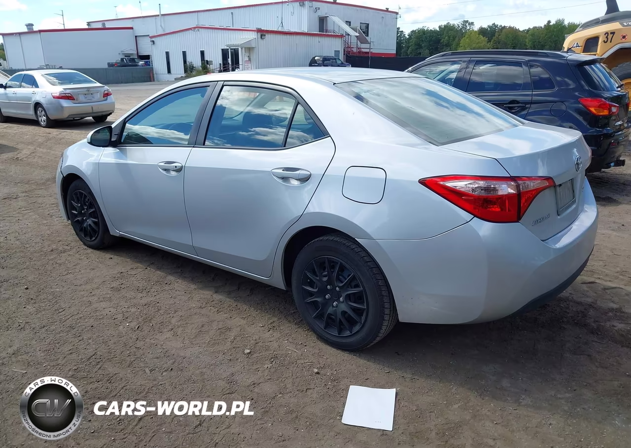 2017 Toyota Corolla Le VIN:2T1BURHE2HC773510 - 3