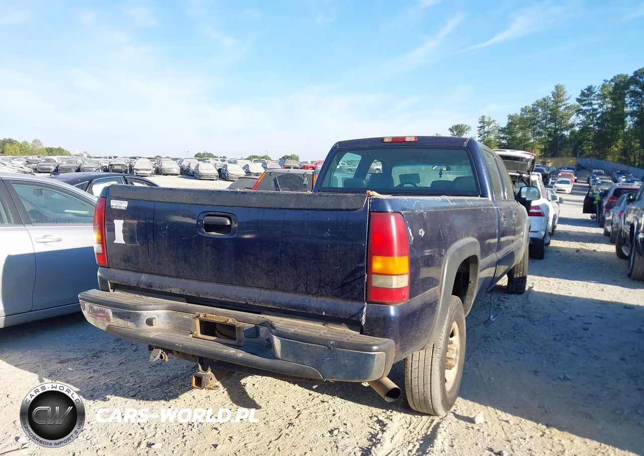 2002 Chevrolet Silverado 2500Hd VIN:1GCHC23UX2F220895 - 4