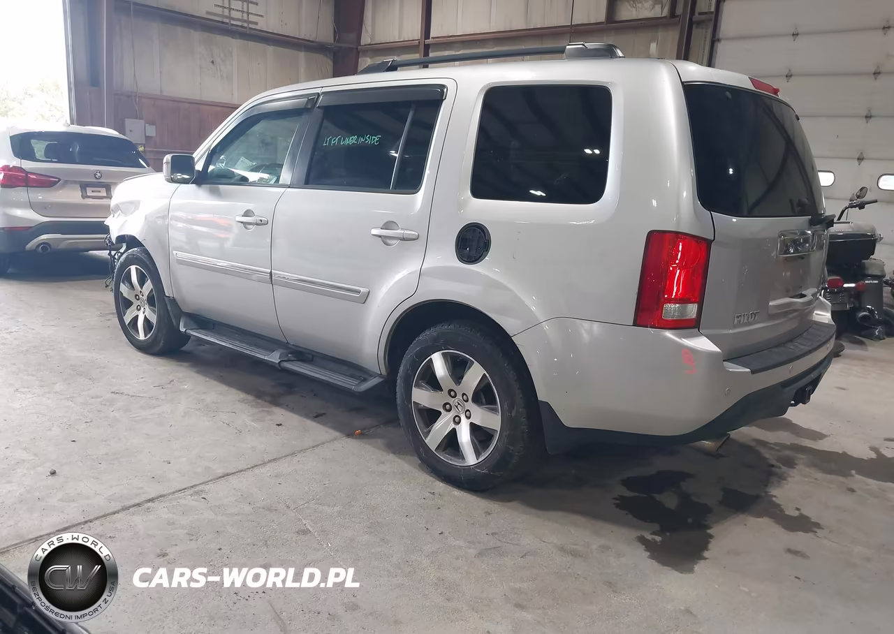2012 Honda Pilot Touring VIN:5FNYF4H91CB024065 - 3