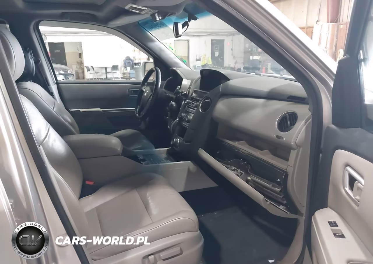 2012 Honda Pilot Touring VIN:5FNYF4H91CB024065 - 5