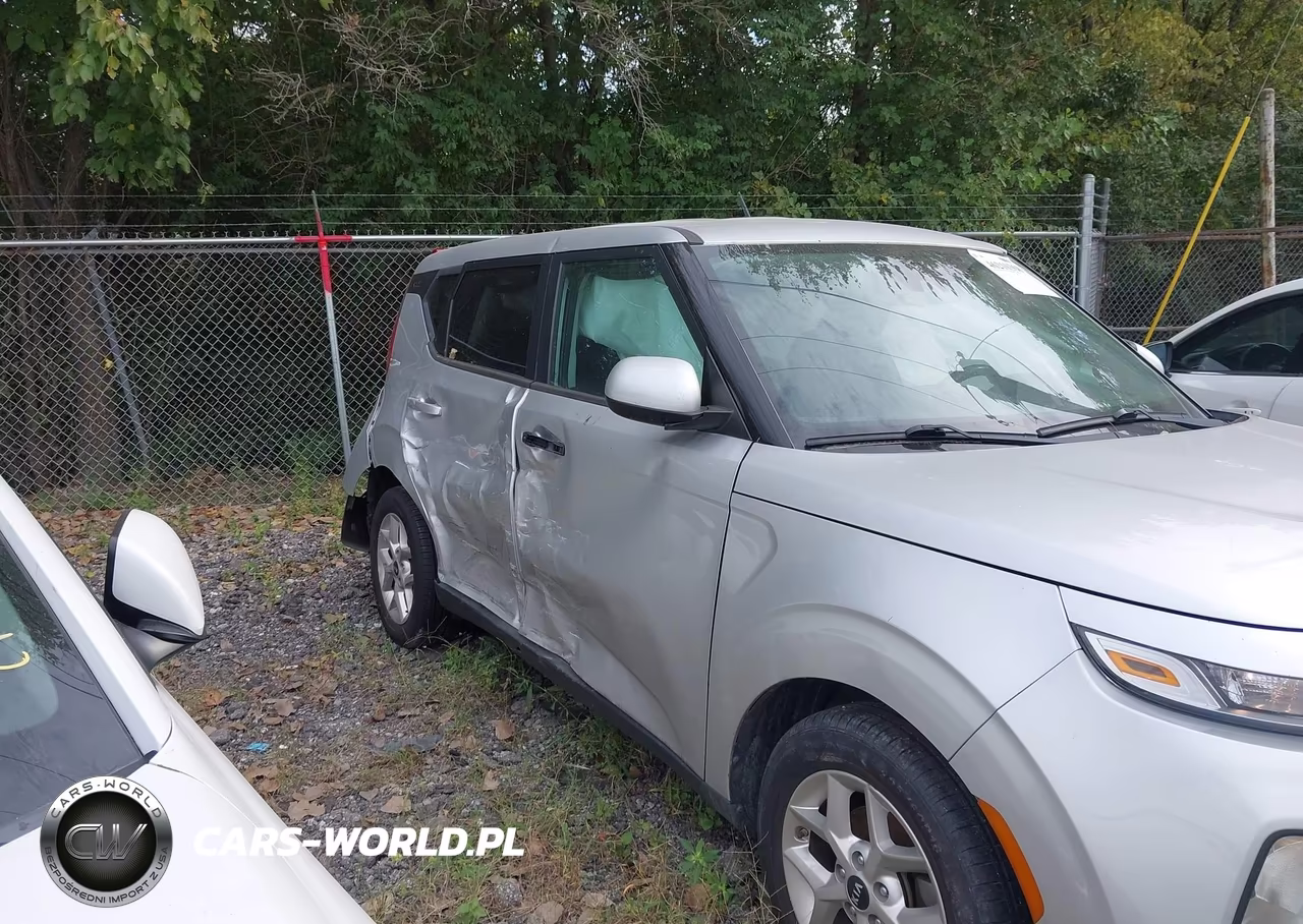 2021 Kia Soul S VIN:KNDJ23AU7M7775393 - 13