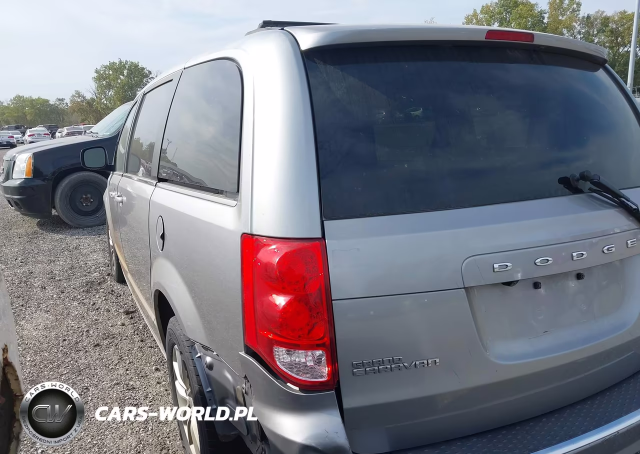 2019 Dodge Grand Caravan Sxt VIN:2C4RDGCG8KR726064 - 3