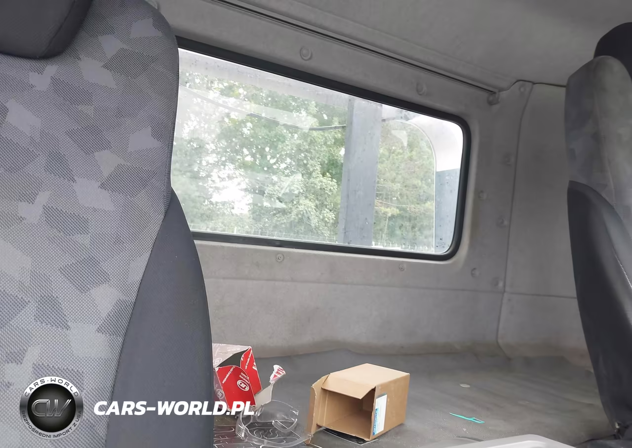 2011 Ud Ud Series Ud20 VIN:JNAL110HXBAK10045 - 8