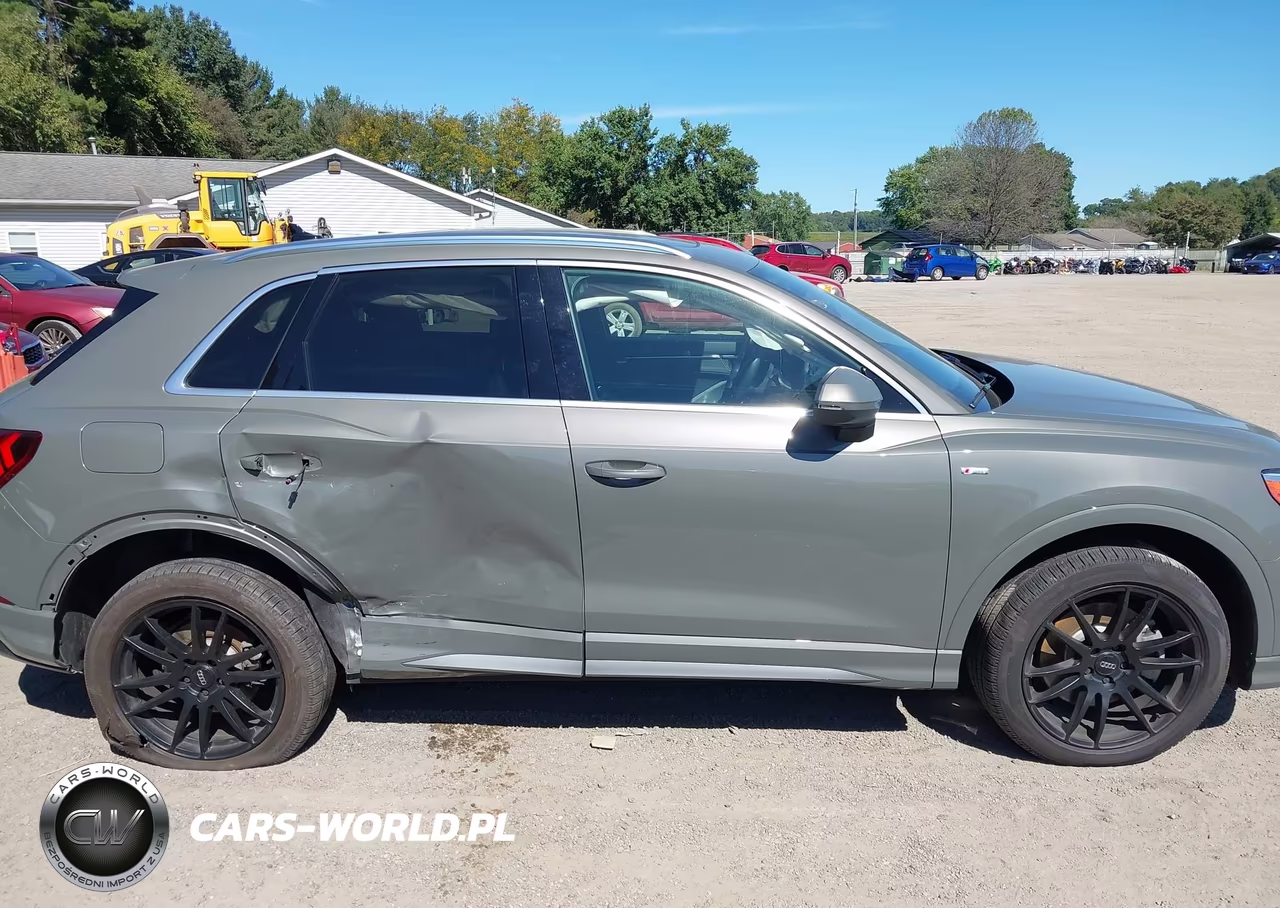 2021 Audi Q3 S Line Premium VIN:WA1DECF33M1015429 - 14