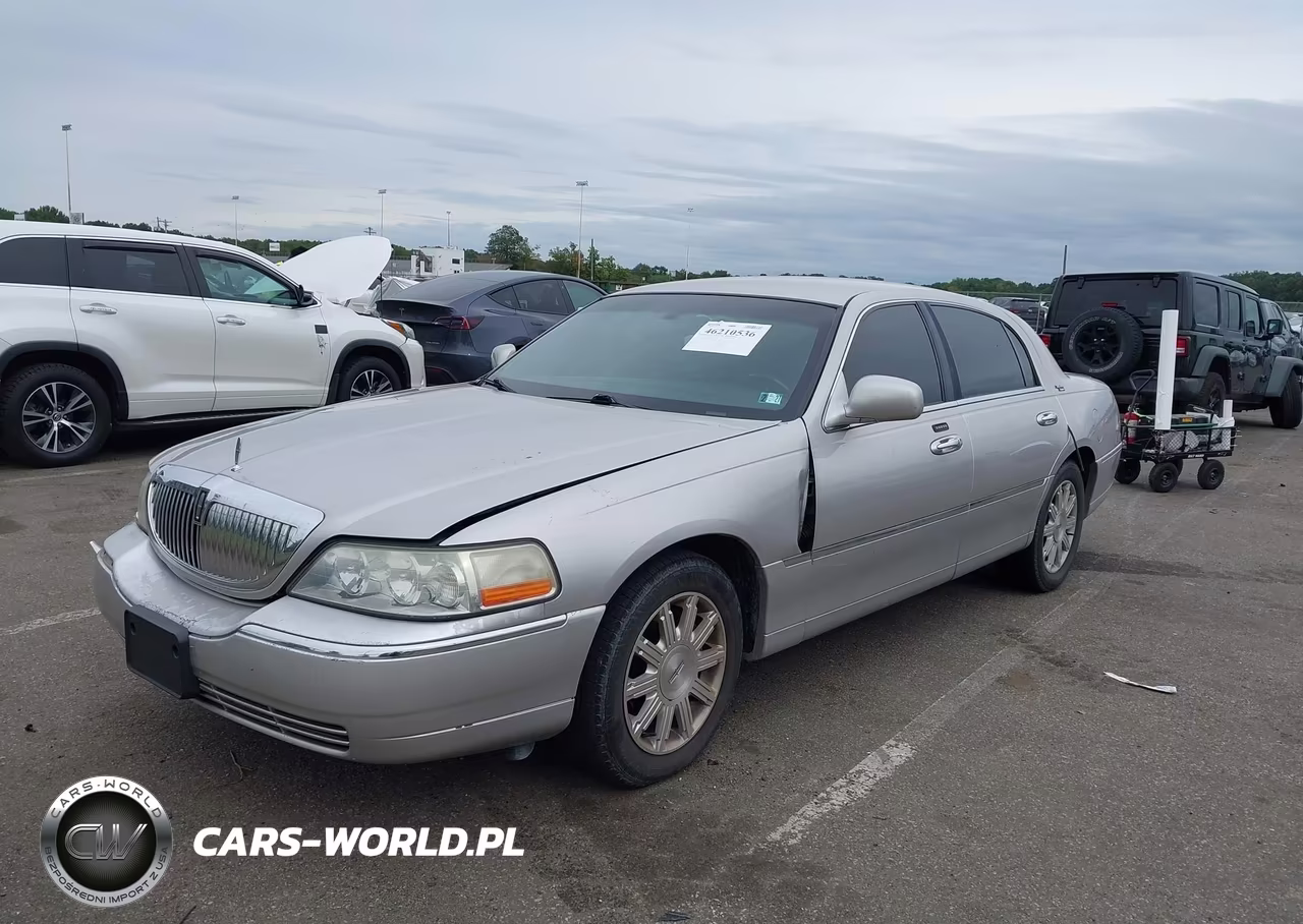 2011 Lincoln Town Car Signature Limited VIN:2LNBL8CV8BX753135 - 2