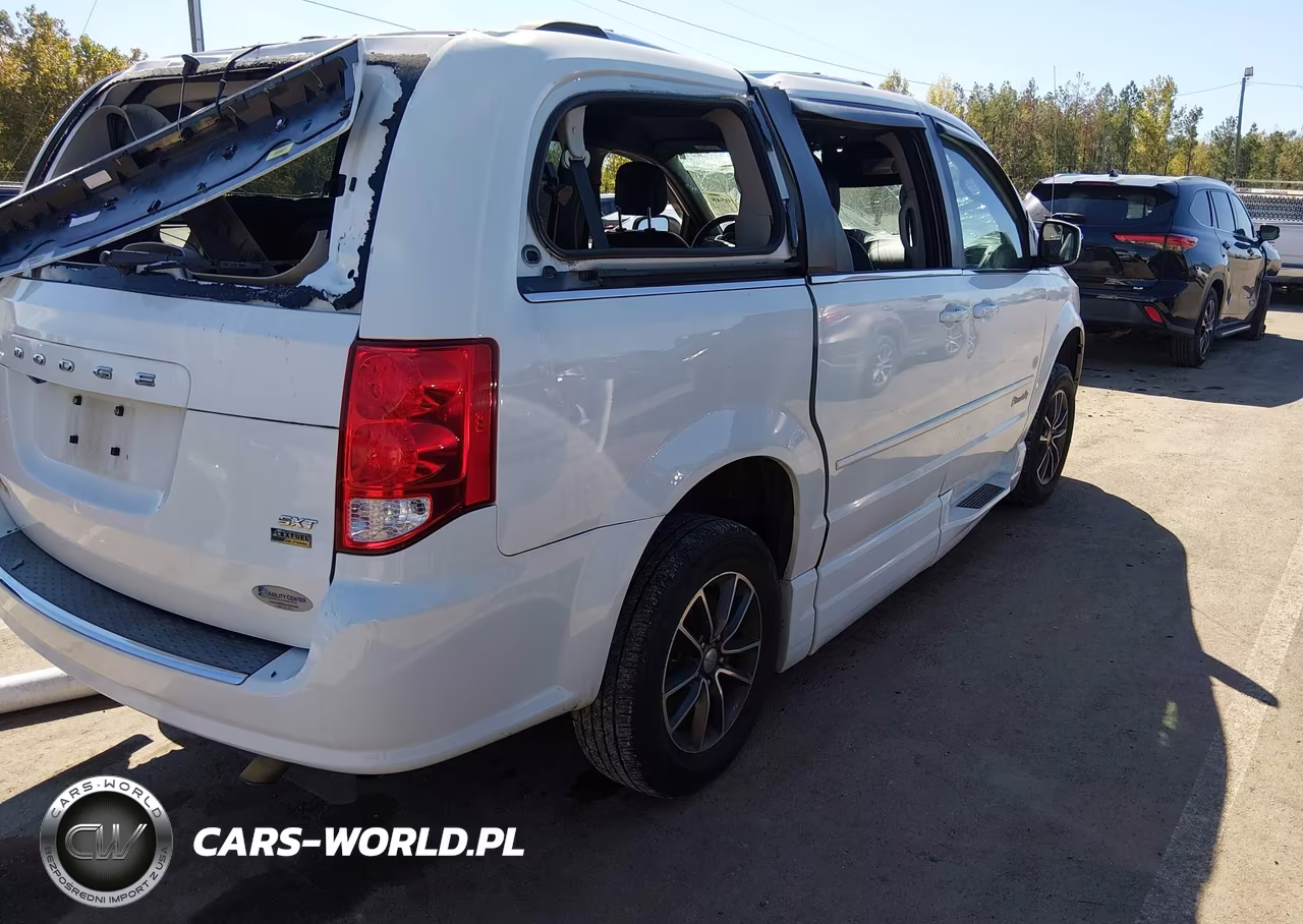 2017 Dodge Grand Caravan Sxt VIN:2C4RDGCG3HR693550 - 4