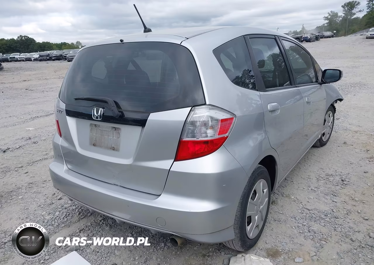 2013 Honda Fit VIN:JHMGE8H34DC080578 - 4