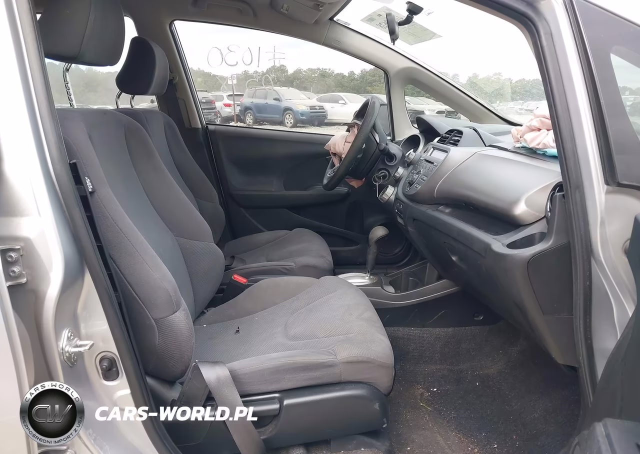 2013 Honda Fit VIN:JHMGE8H34DC080578 - 5