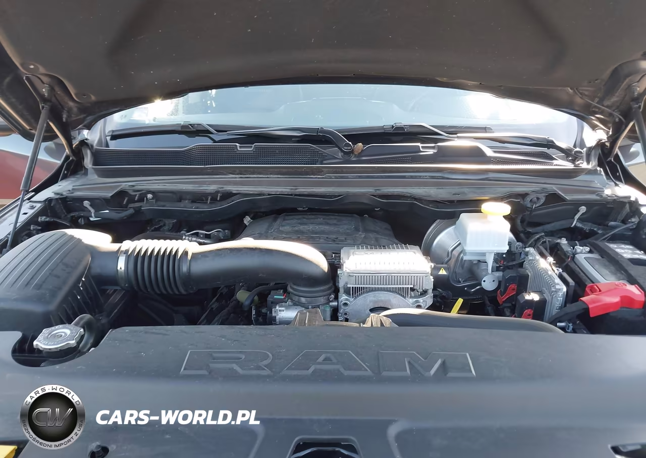 2022 Ram 1500 Laramie VIN:1C6SRFRT3NN133156 - 10