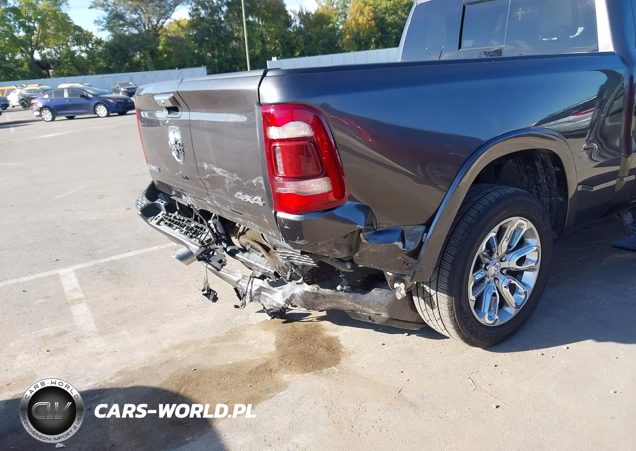 2022 Ram 1500 Laramie VIN:1C6SRFRT3NN133156 - 18