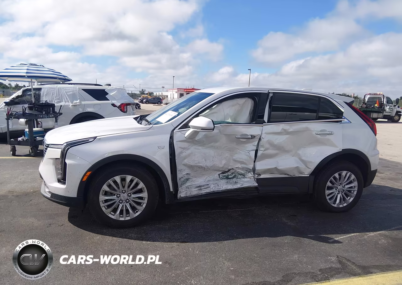 2024 Cadillac Xt4 Fwd Luxury VIN:1GYAZAR45RF136084 - 14