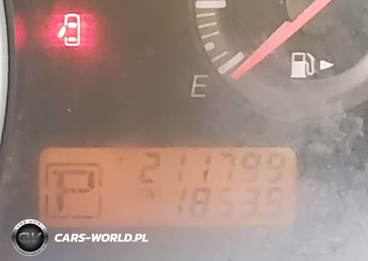 2010 Nissan Versa 1.8S VIN:3N1BC1CP6AL466327 - 15