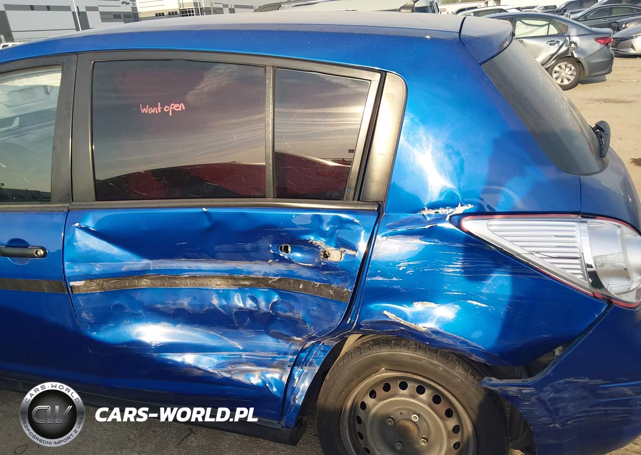 2010 Nissan Versa 1.8S VIN:3N1BC1CP6AL466327 - 6