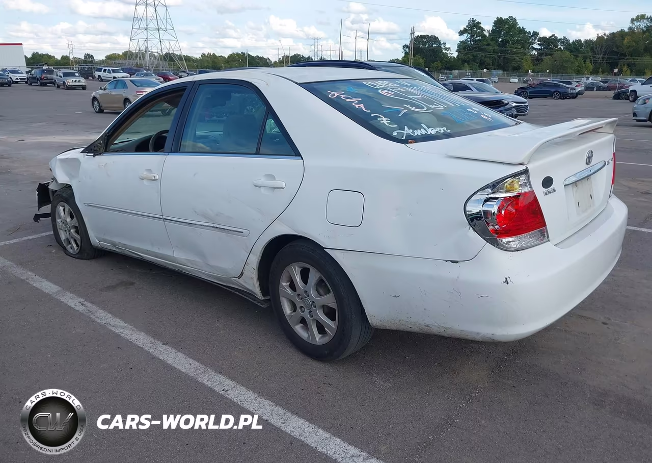 2005 Toyota Camry Xle VIN:4T1BE32K75U553301 - 3