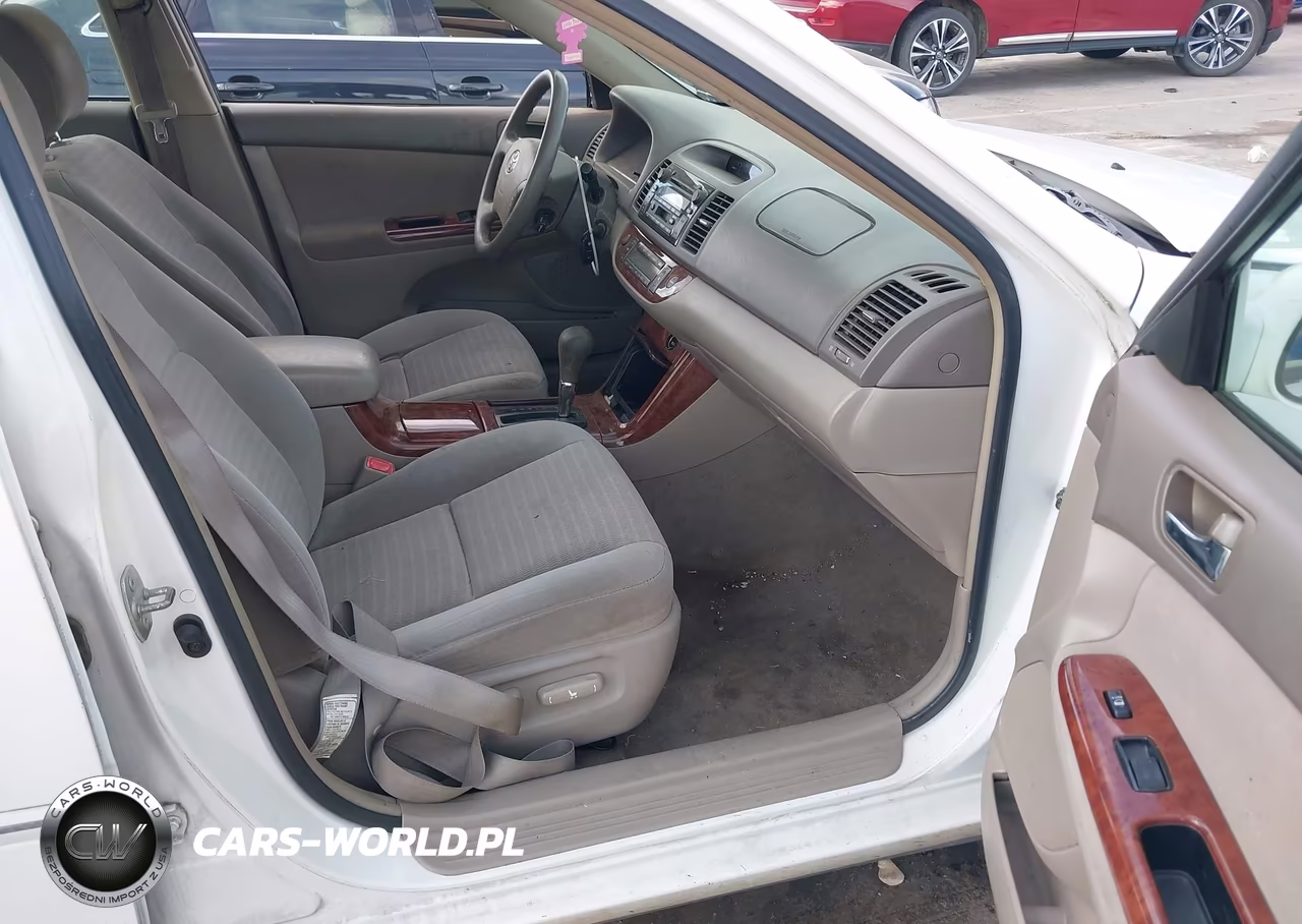 2005 Toyota Camry Xle VIN:4T1BE32K75U553301 - 5