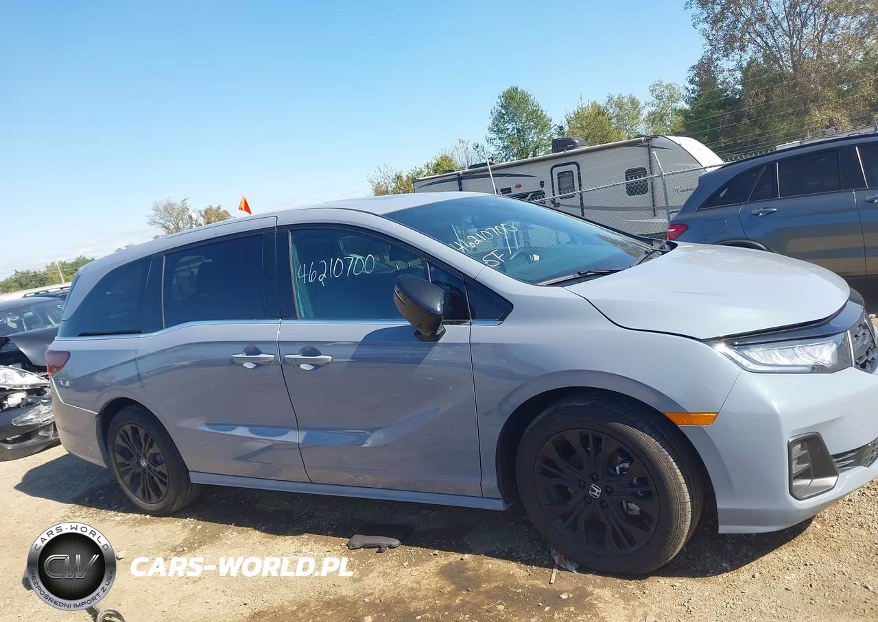2026 Honda Odyssey Sport-L VIN:5FNRL6H75TB044343 - 13