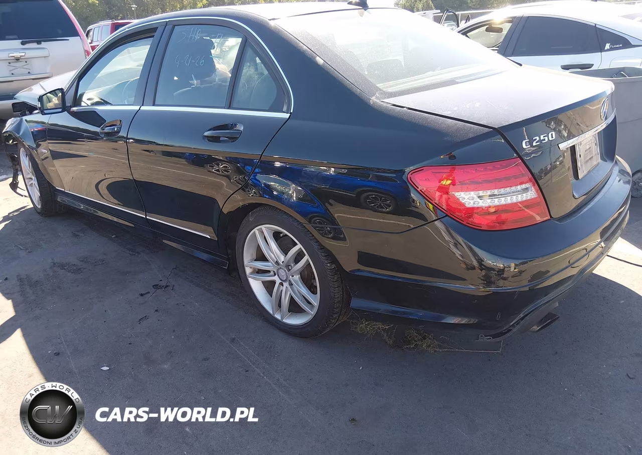 2012 Mercedes-Benz C 250 Sport VIN:WDDGF4HB6CA675009 - 3