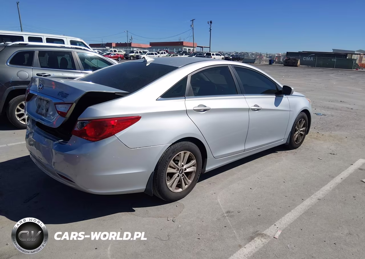 2013 Hyundai Sonata Gls VIN:5NPEB4AC3DH682588 - 4