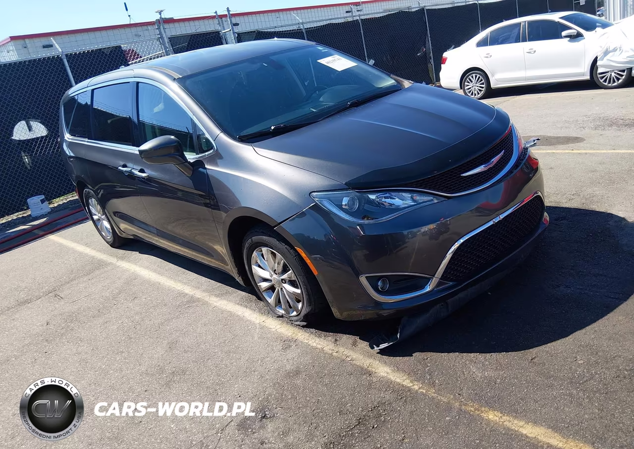 2018 Chrysler Pacifica Touring Plus