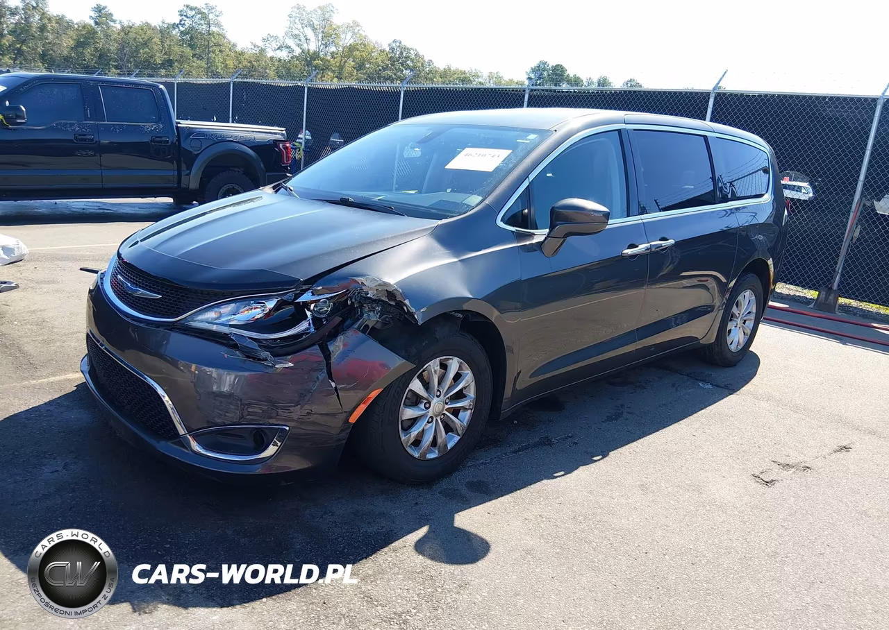 2018 Chrysler Pacifica Touring Plus VIN:2C4RC1FG6JR279177 - 2