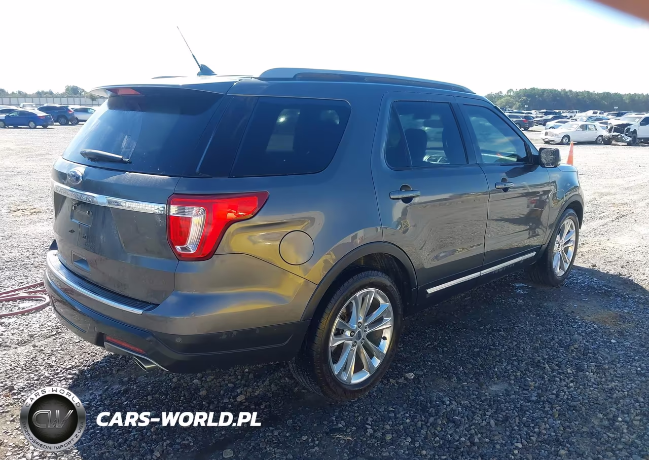 2018 Ford Explorer Xlt VIN:1FM5K7D80JGC62565 - 4