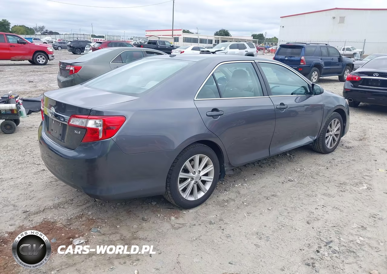 2014 Toyota Camry Xle VIN:4T1BF1FK1EU792631 - 4