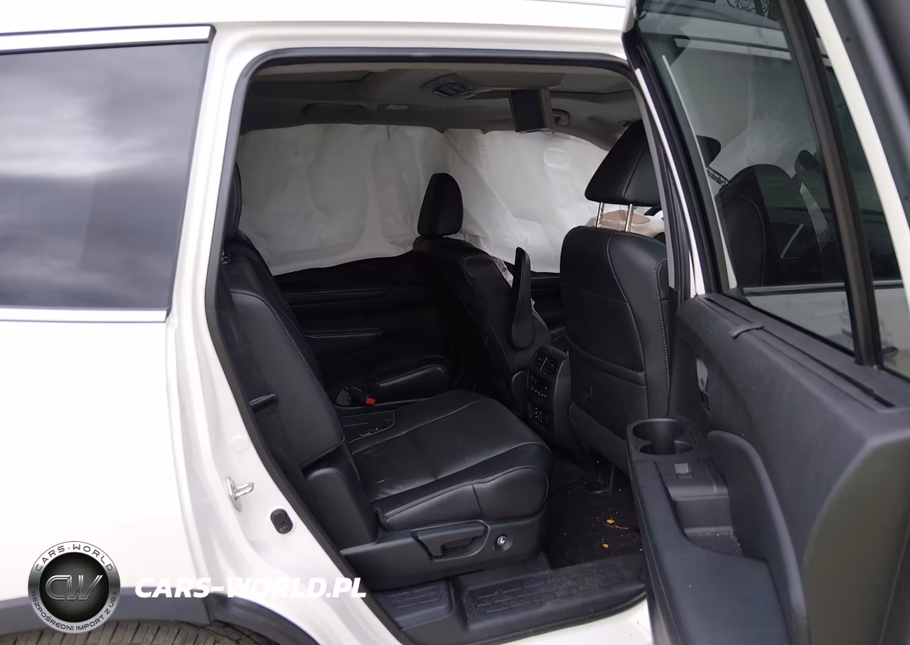 2018 Honda Pilot Elite VIN:5FNYF6H05JB016187 - 8