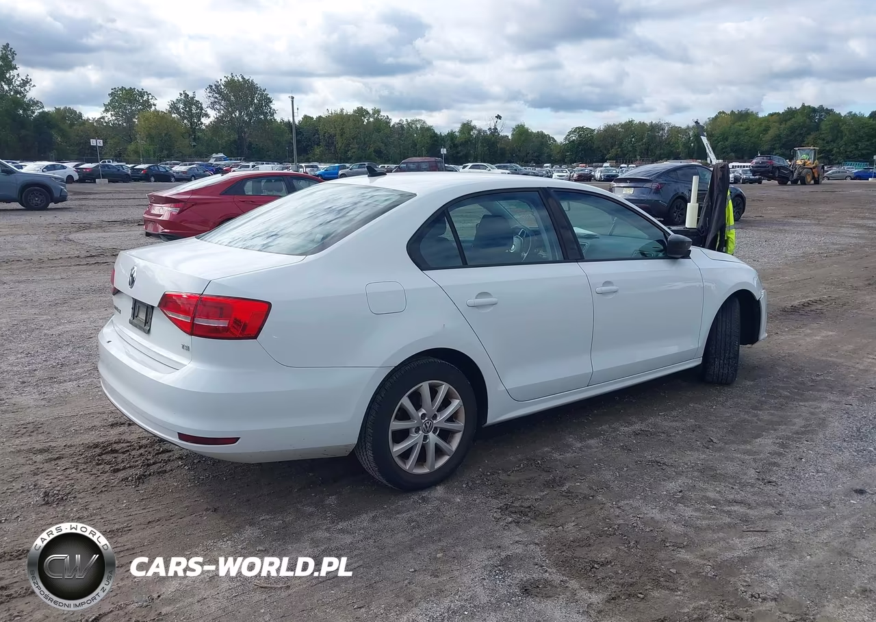2015 Volkswagen Jetta 1.8T Se VIN:3VWD17AJ8FM321608 - 4