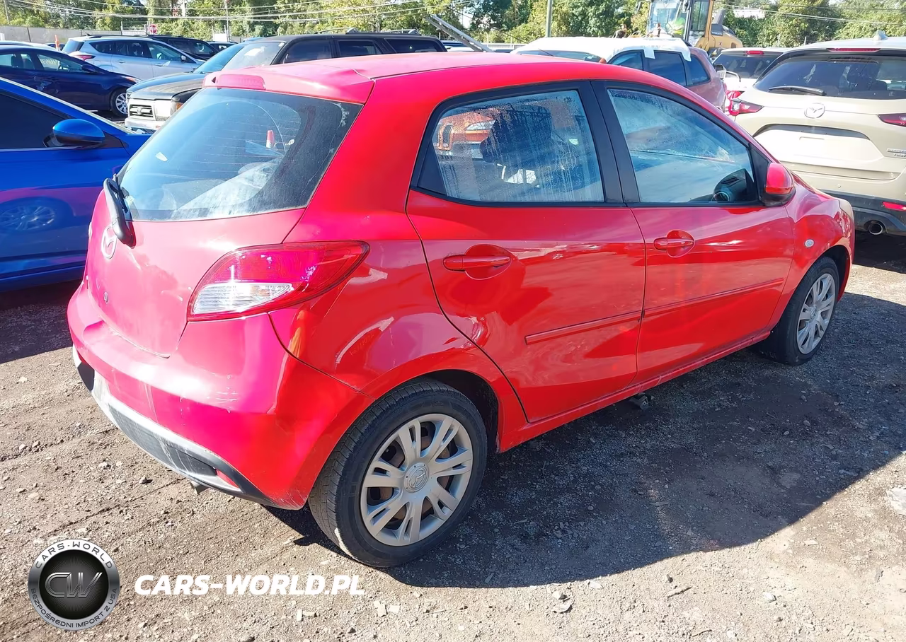 2013 Mazda Mazda2 Sport VIN:JM1DE1KY8D0165764 - 4