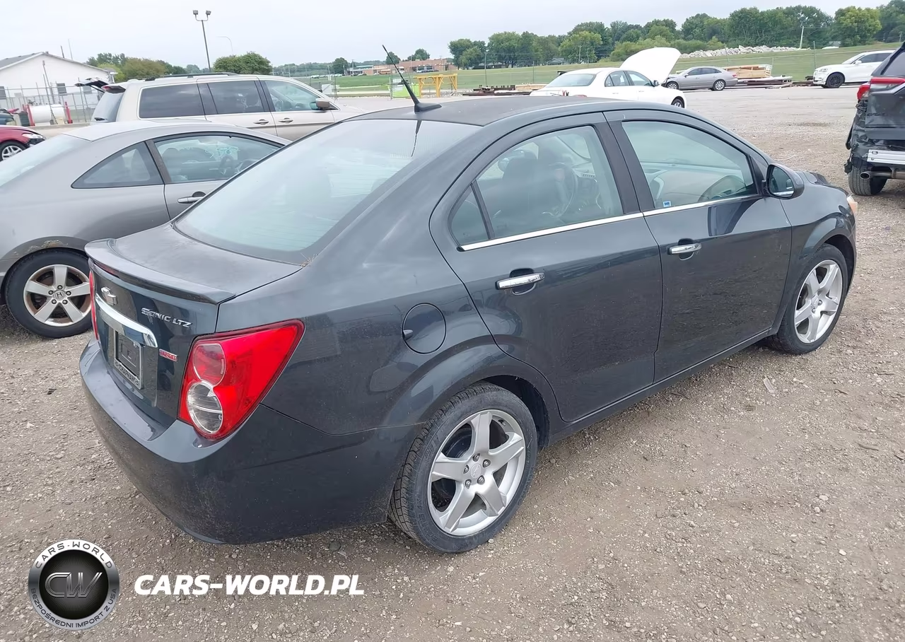 2014 Chevrolet Sonic Ltz Auto VIN:1G1JE5SB8E4212493 - 4
