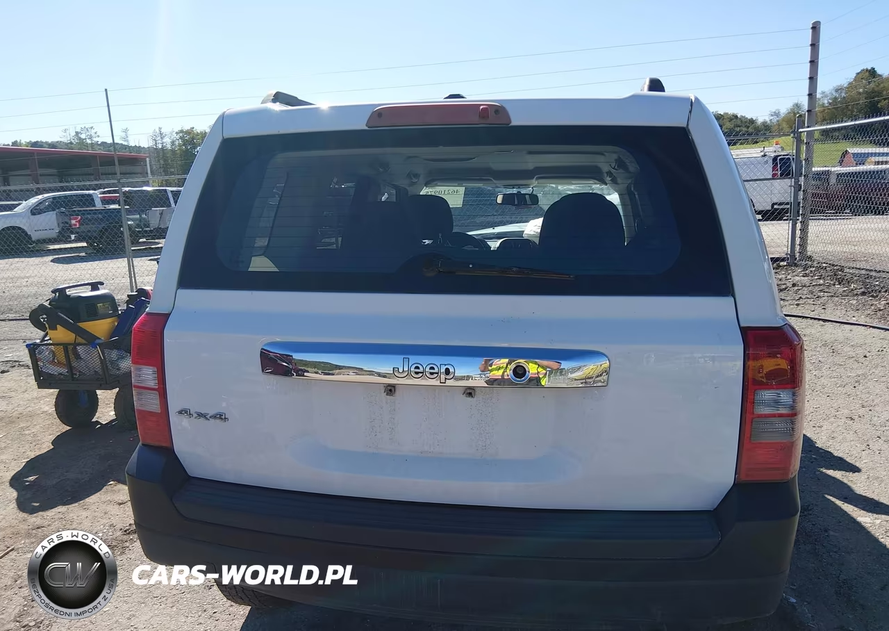 2016 Jeep Patriot Sport VIN:1C4NJRBB2GD690410 - 16