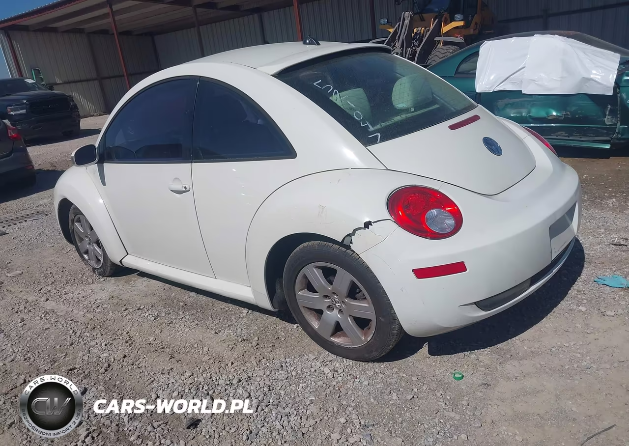 2008 Volkswagen New Beetle Coupe Black Tie Edition-Triple White VIN:3VWFW31C98M521047 - 3
