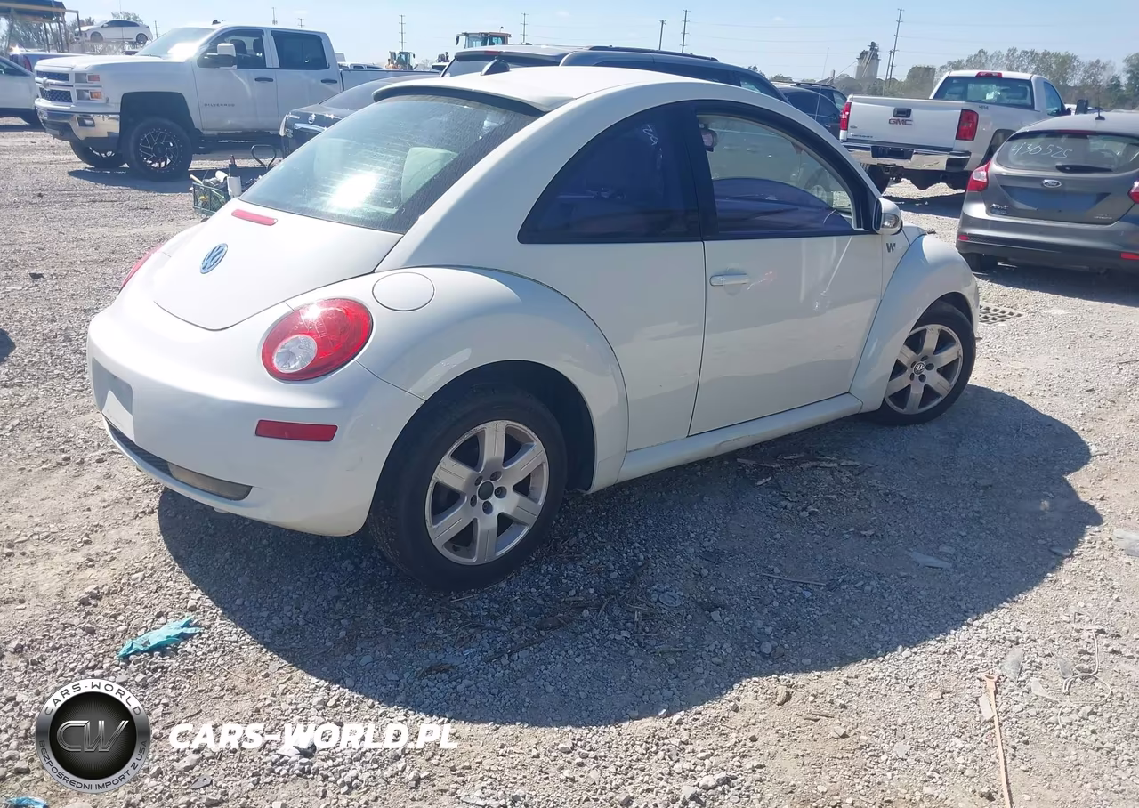2008 Volkswagen New Beetle Coupe Black Tie Edition-Triple White VIN:3VWFW31C98M521047 - 4
