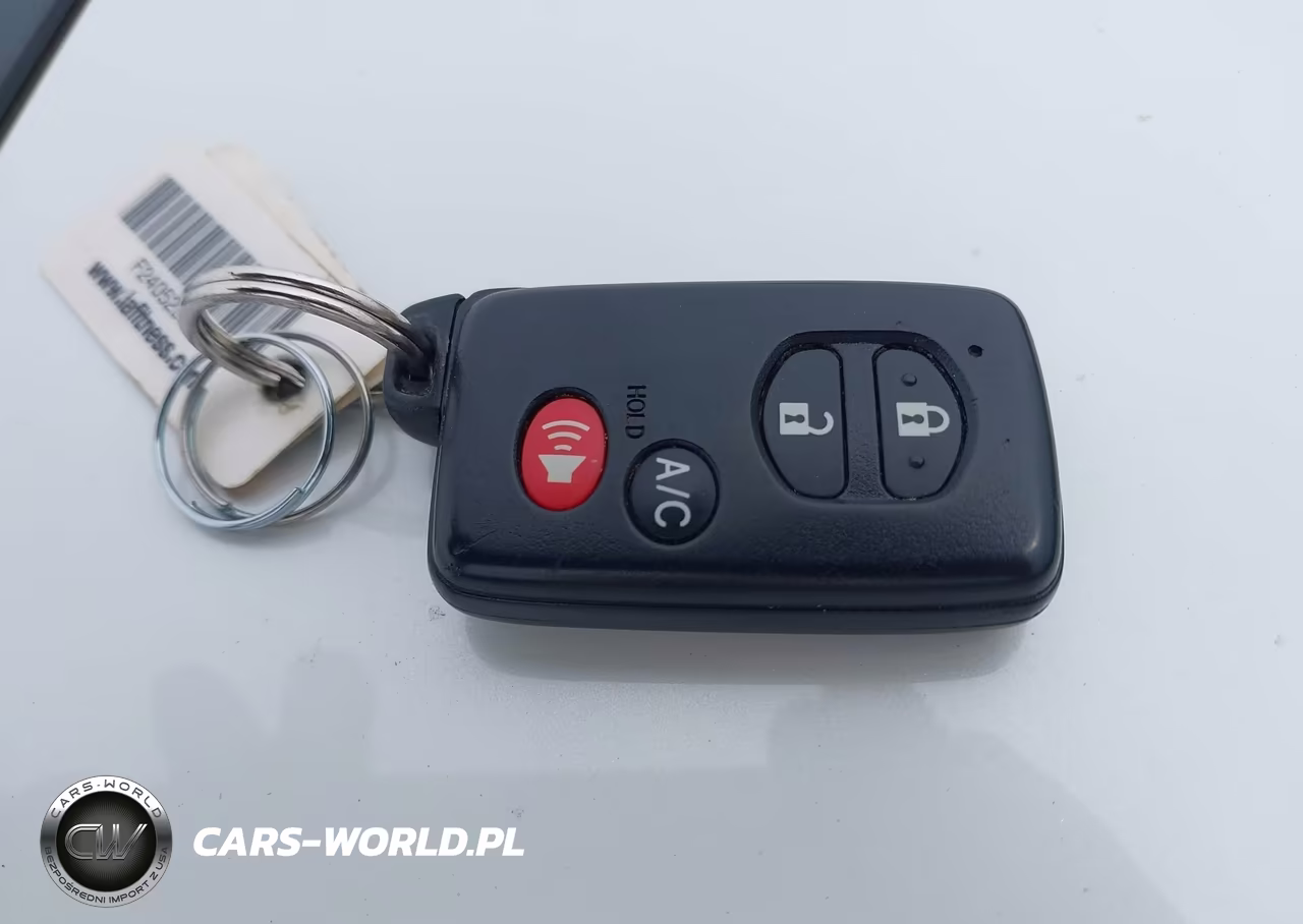 2014 Toyota Prius Three VIN:JTDKN3DU8E1755553 - 11