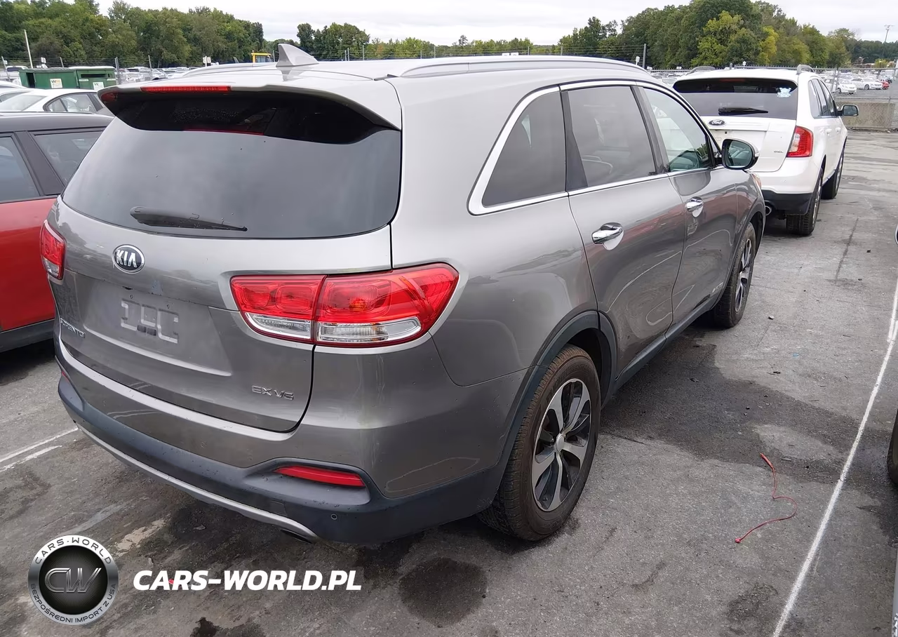2016 Kia Sorento 3.3L Ex VIN:5XYPHDA5XGG155510 - 4