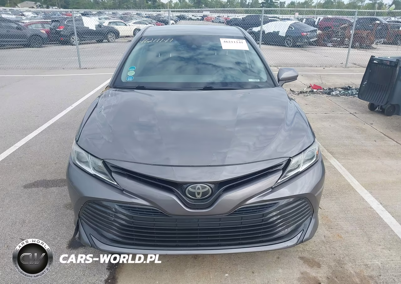2018 Toyota Camry Le VIN:4T1B11HK3JU637794 - 12