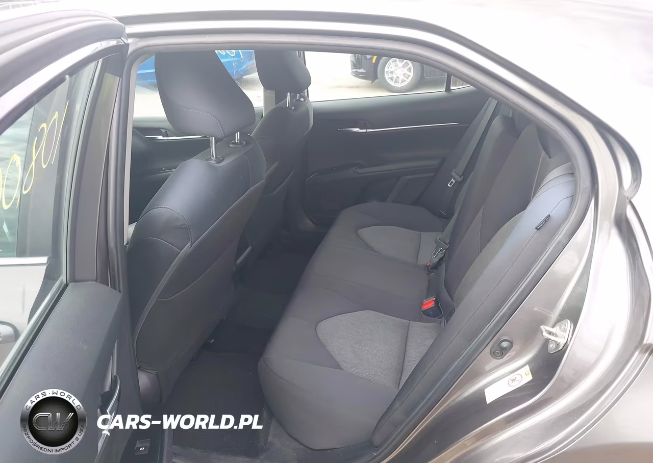 2018 Toyota Camry Le VIN:4T1B11HK3JU637794 - 8