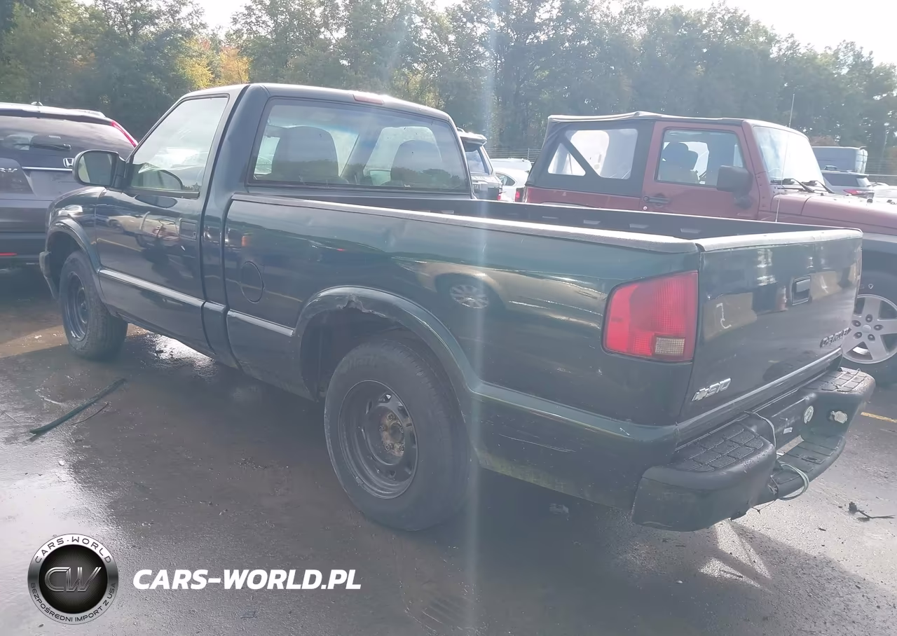 2003 Chevrolet S-10 VIN:1GCCS14H838269690 - 3
