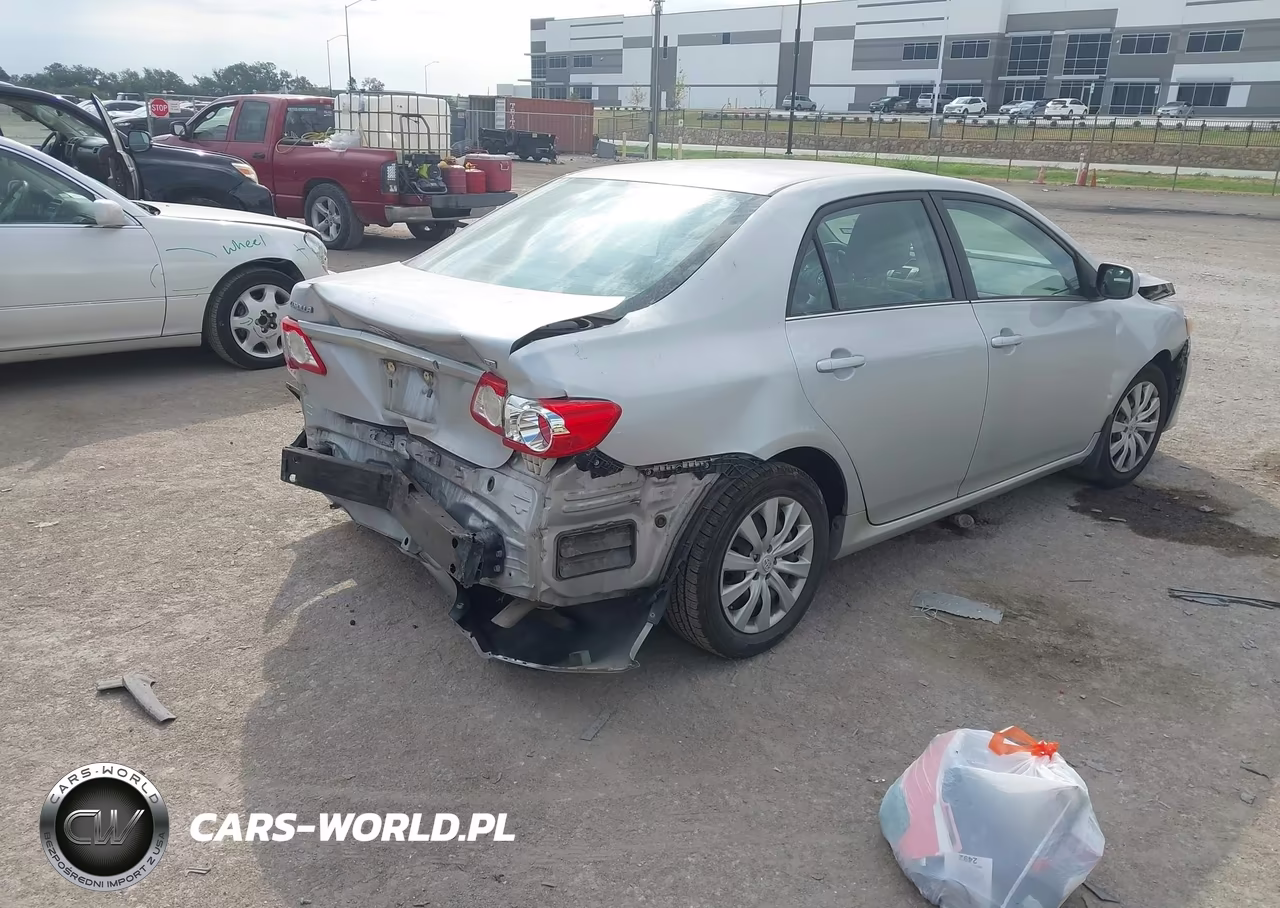 2013 Toyota Corolla Le VIN:5YFBU4EE1DP181825 - 4