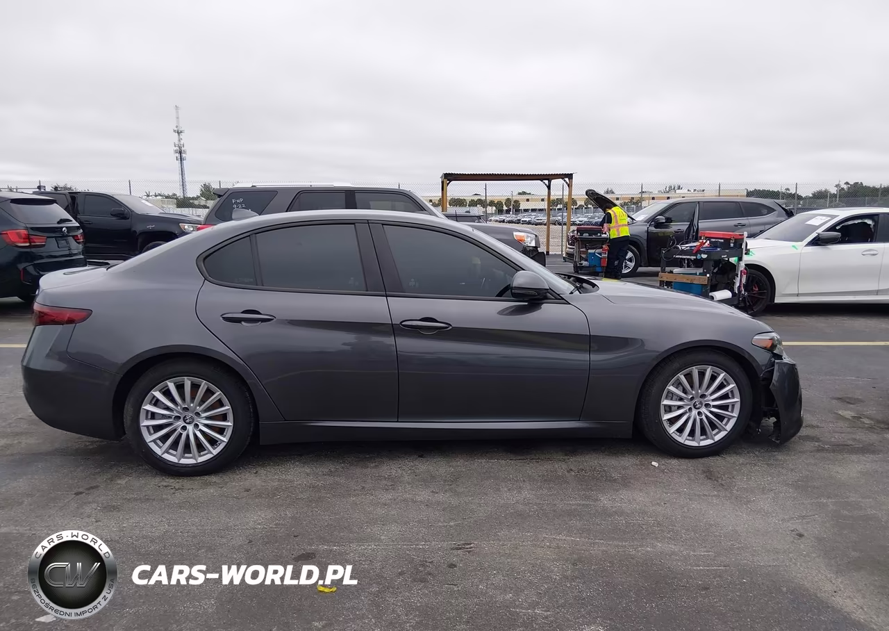 2023 Alfa Romeo Giulia Sprint Rwd VIN:ZARFAMAN4P7666584 - 13