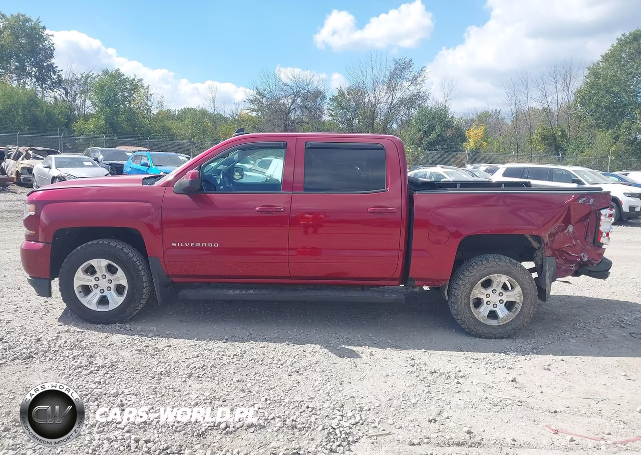 2018 Chevrolet Silverado 1500 2Lt VIN:3GCUKREC8JG579027 - 14