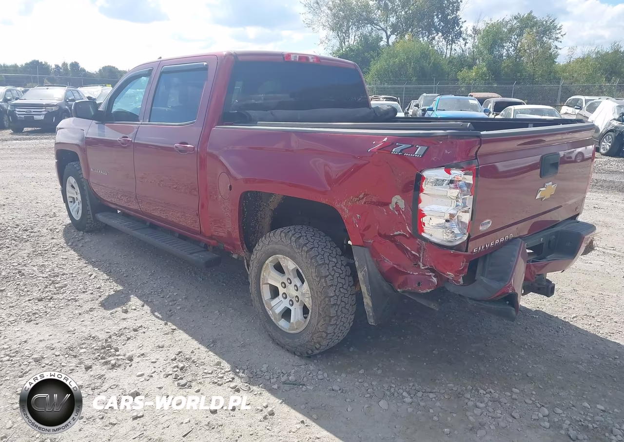 2018 Chevrolet Silverado 1500 2Lt VIN:3GCUKREC8JG579027 - 3