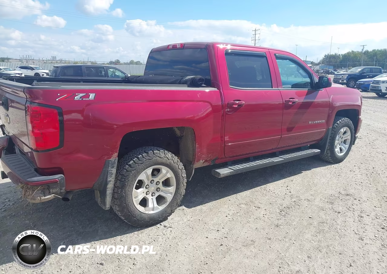2018 Chevrolet Silverado 1500 2Lt VIN:3GCUKREC8JG579027 - 4