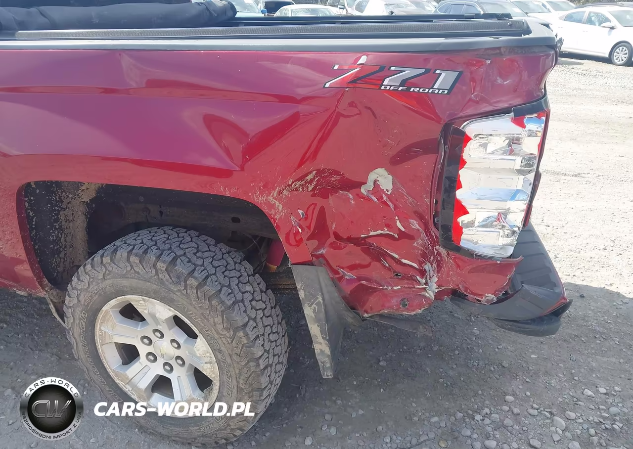 2018 Chevrolet Silverado 1500 2Lt VIN:3GCUKREC8JG579027 - 6