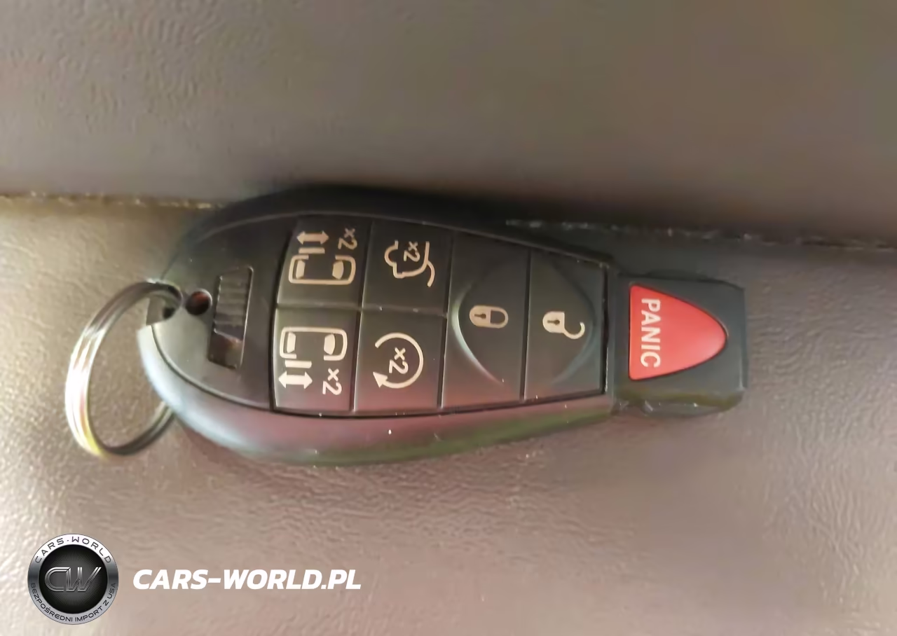 2012 Chrysler Town & Country Limited VIN:2C4RC1GG1CR382718 - 11