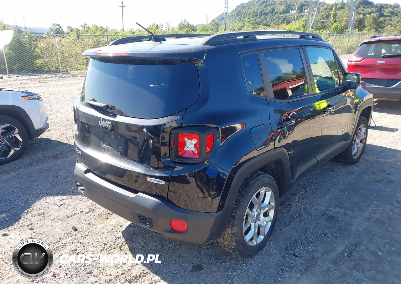 2017 Jeep Renegade Latitude 4X4 VIN:ZACCJBBB6HPG49716 - 4