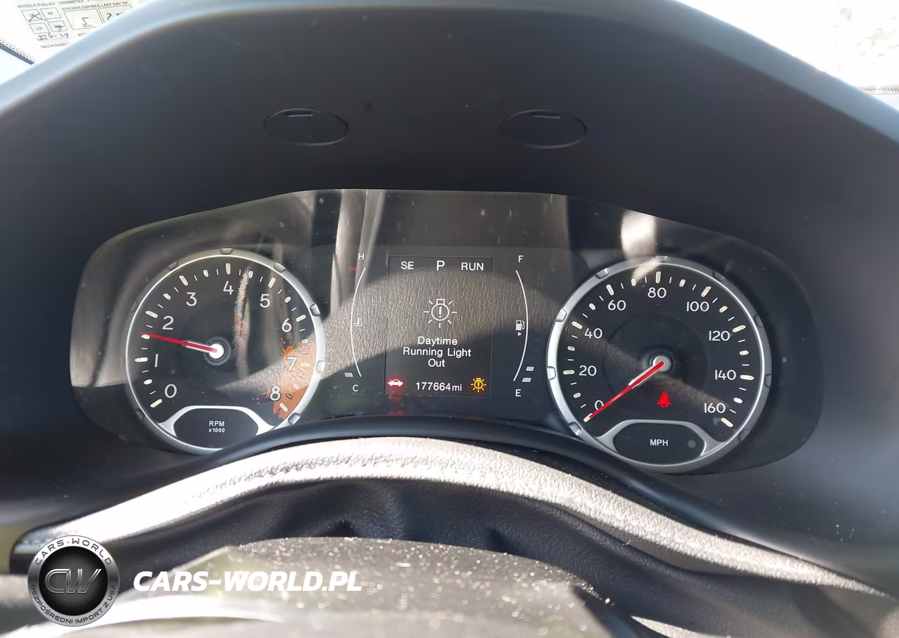 2017 Jeep Renegade Latitude 4X4 VIN:ZACCJBBB6HPG49716 - 7
