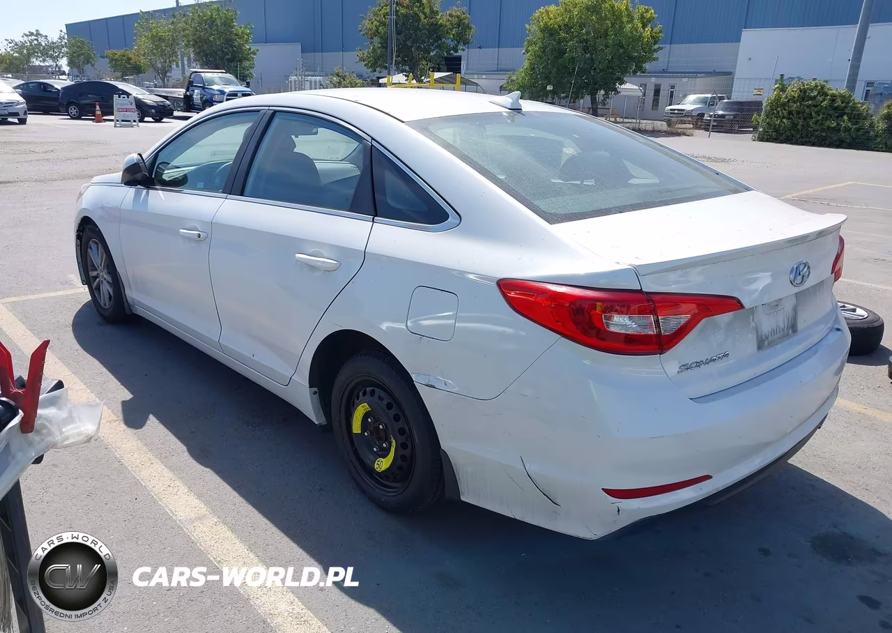 2015 Hyundai Sonata 2.4L Se VIN:5NPE24AF9FH057562 - 3
