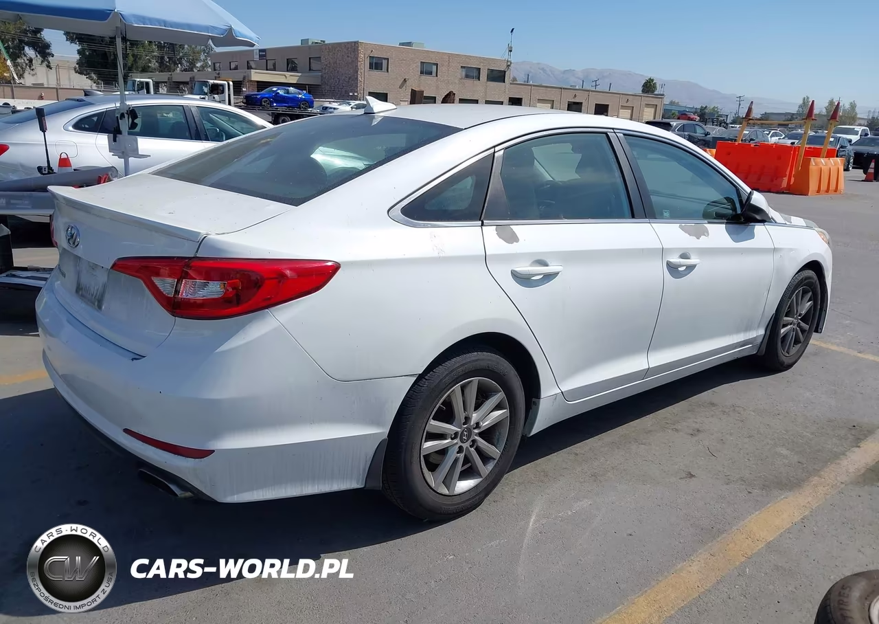 2015 Hyundai Sonata 2.4L Se VIN:5NPE24AF9FH057562 - 4