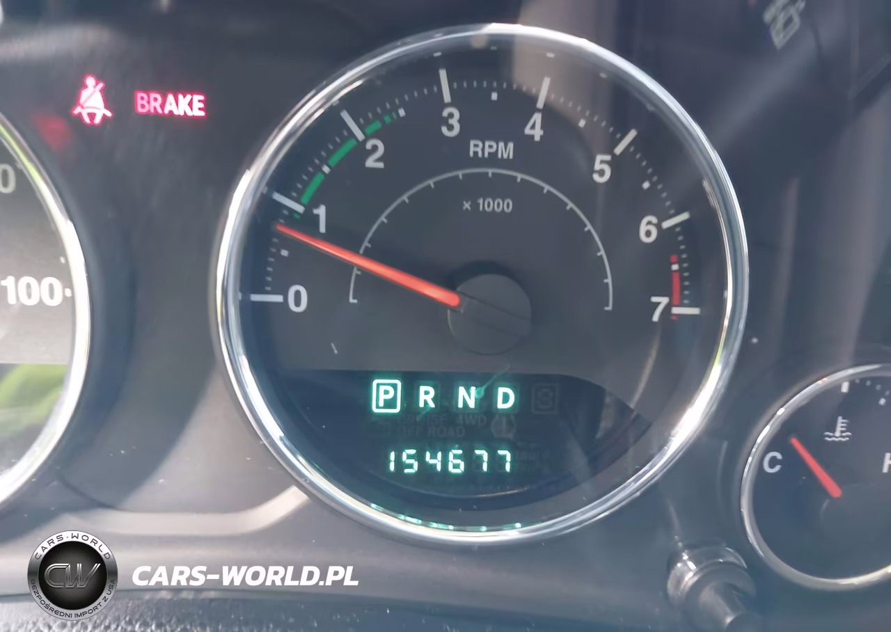2012 Jeep Wrangler Unlimited Sahara VIN:1C4BJWEG2CL198579 - 15